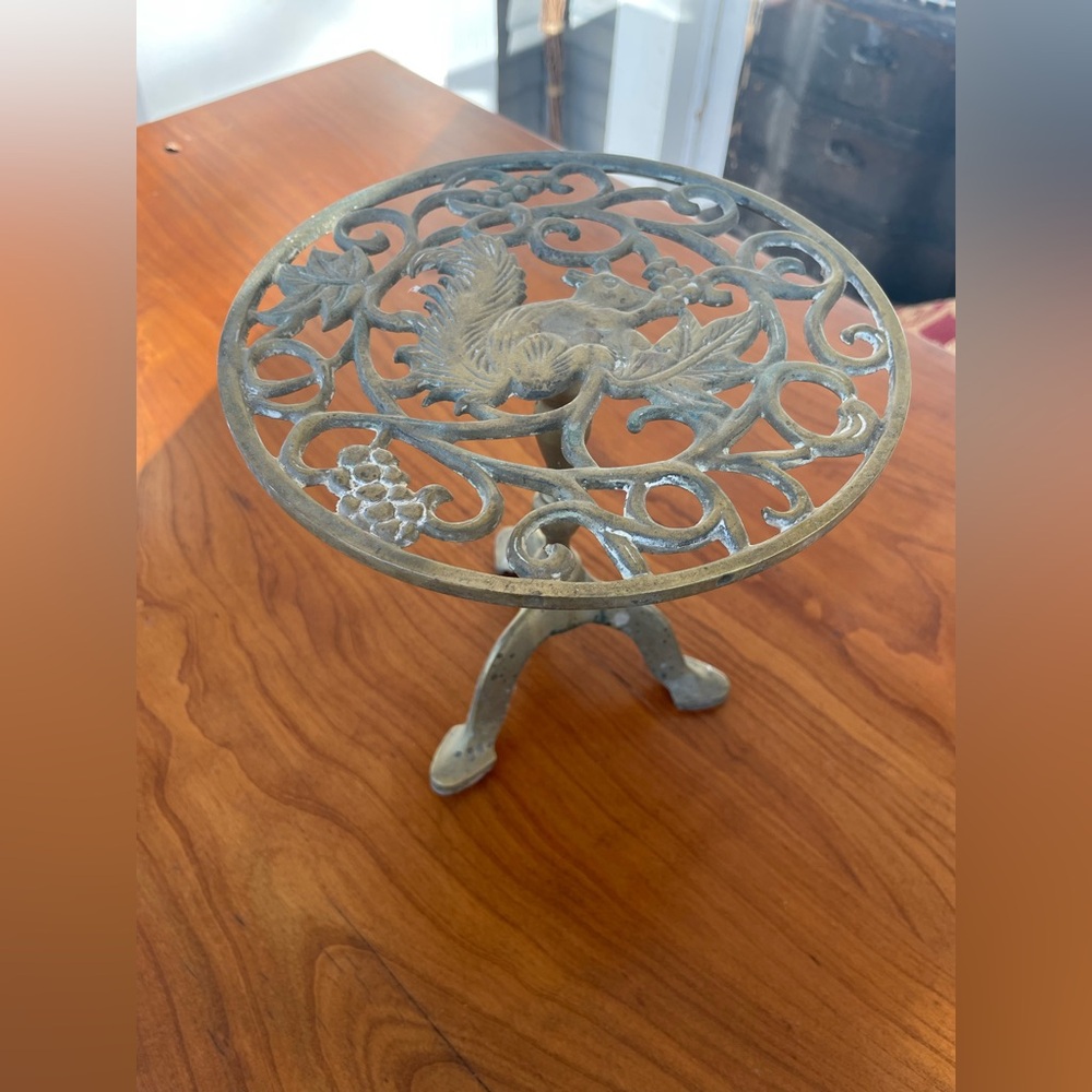 Antique Vintage Squirrel Gilt Brass Mini Tripod Table Tea Trivet Plant Stand - Picture 11 of 13